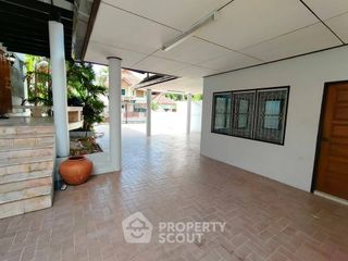 For rent 6 bedrooms house in Bang Lamung, Chonburi