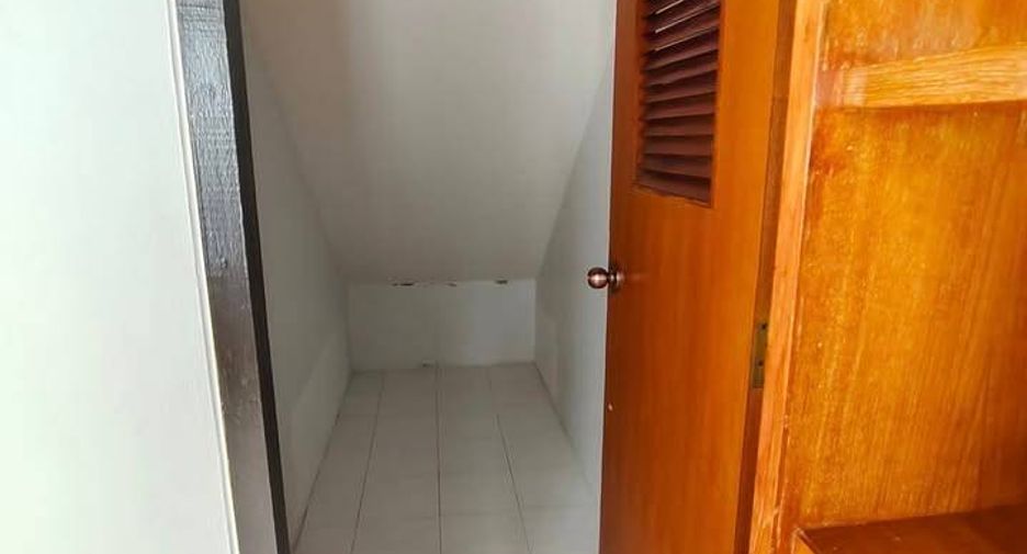 For rent 6 bedrooms house in Bang Lamung, Chonburi