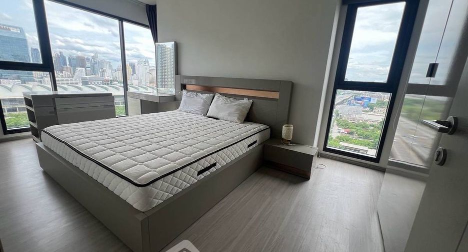 For rent 2 bedrooms condo in Huai Khwang, Bangkok