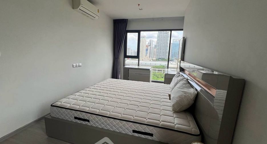 For rent 2 bedrooms condo in Huai Khwang, Bangkok