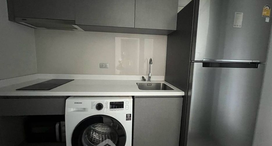 For rent 2 bedrooms condo in Huai Khwang, Bangkok