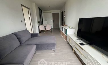 For rent 2 bedrooms condo in Huai Khwang, Bangkok