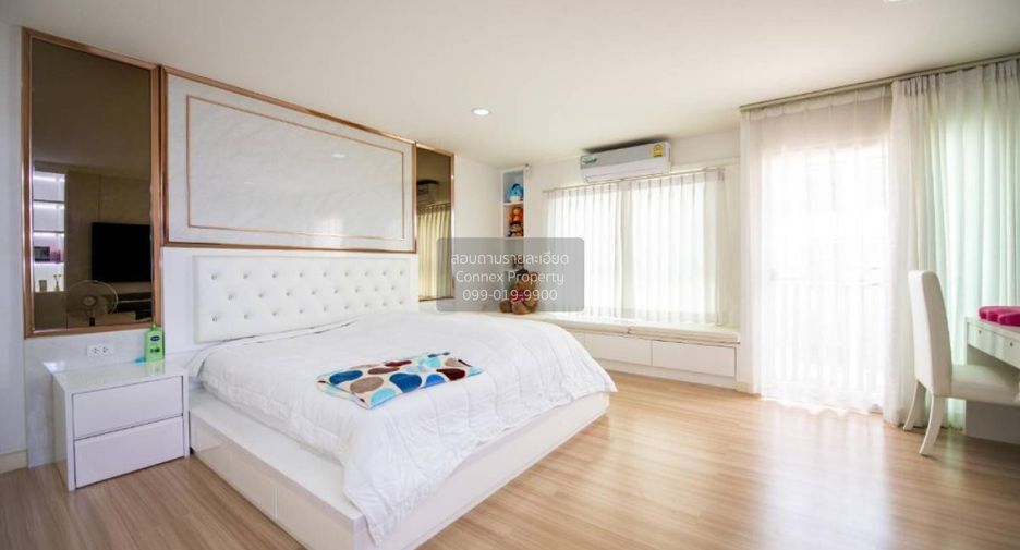 Casa adosada en venta de 4 habitaciones en Prawet, Bangkok