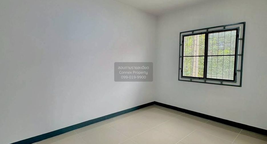 For sale 3 bedrooms townhouse in Sai Noi, Nonthaburi