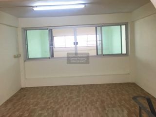 For sale 3 bedrooms retail Space in Bang Khun Thian, Bangkok