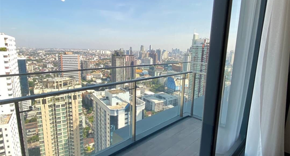 For rent 2 bedrooms condo in Khlong Toei, Bangkok