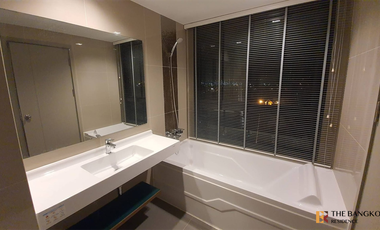 For rent 2 bedrooms condo in Phra Khanong, Bangkok