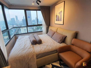 For rent 2 bedrooms condo in Phra Khanong, Bangkok