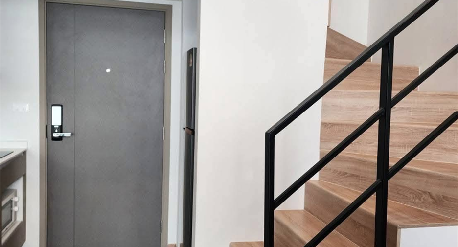 Condo en alquiler de 2 habitaciones en Huai Khwang, Bangkok