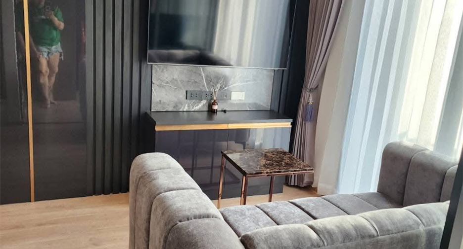 Condo en alquiler de 2 habitaciones en Huai Khwang, Bangkok