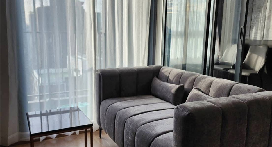 Condo en alquiler de 2 habitaciones en Huai Khwang, Bangkok