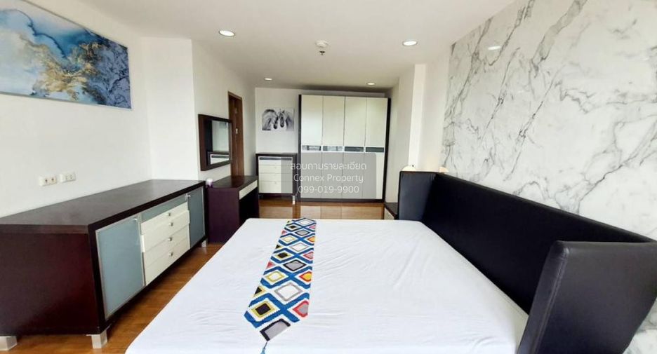 For rent 3 bedrooms condo in Bang Kho Laem, Bangkok