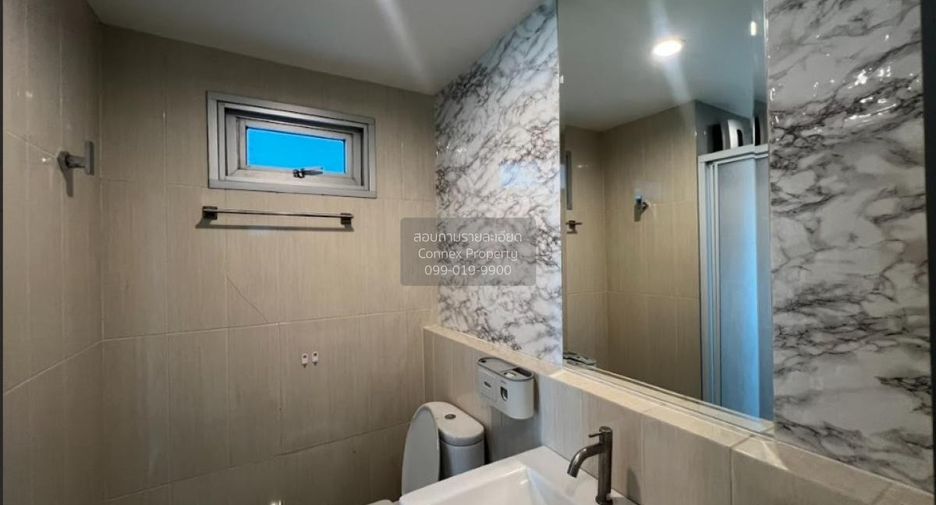 For rent 2 bedrooms condo in Huai Khwang, Bangkok