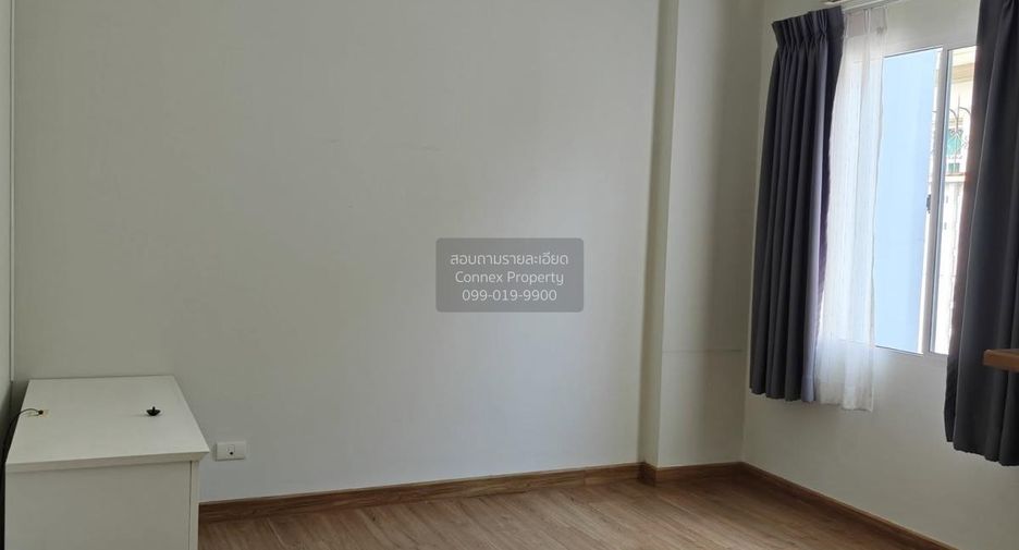 For rent 3 bedrooms townhouse in Lat Phrao, Bangkok