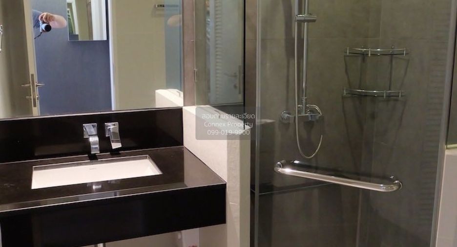 For rent 3 bedrooms condo in Khlong San, Bangkok