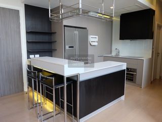 For rent 3 bedrooms condo in Khlong San, Bangkok