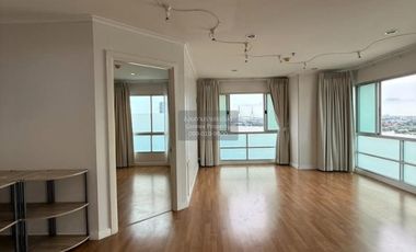 For rent 3 bedrooms condo in Yan Nawa, Bangkok