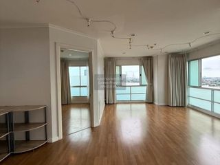 For rent 3 bedrooms condo in Yan Nawa, Bangkok