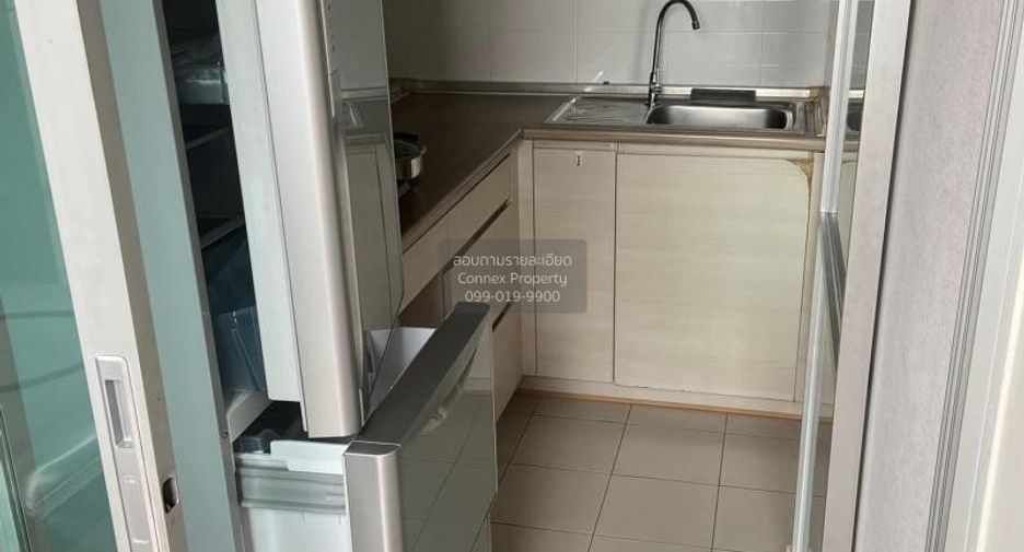 For rent 2 bedrooms condo in Yan Nawa, Bangkok