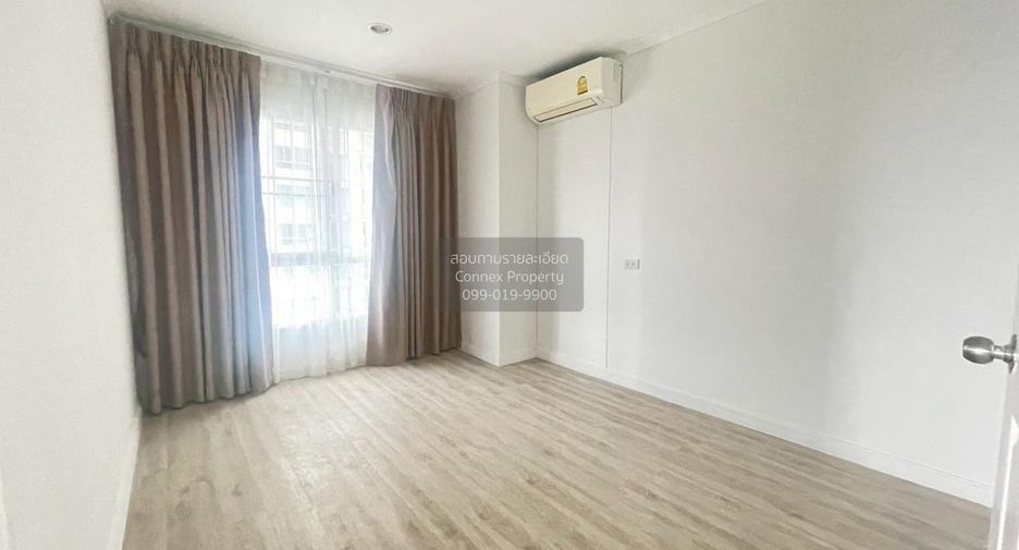 For rent 3 bedrooms condo in Yan Nawa, Bangkok