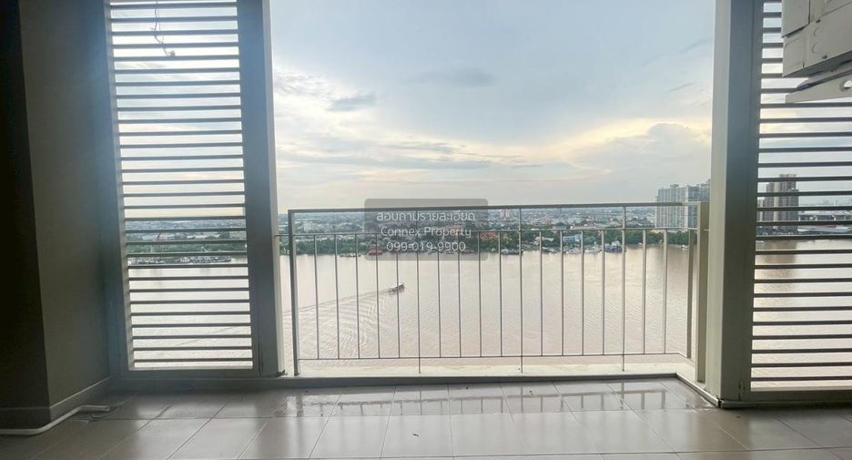 For rent 3 bedrooms condo in Yan Nawa, Bangkok