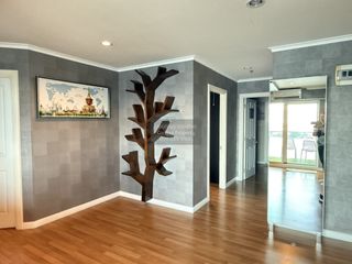 For rent 3 bedrooms condo in Yan Nawa, Bangkok