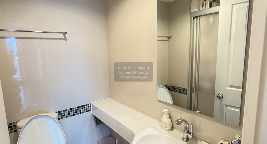For rent 3 bedrooms condo in Yan Nawa, Bangkok