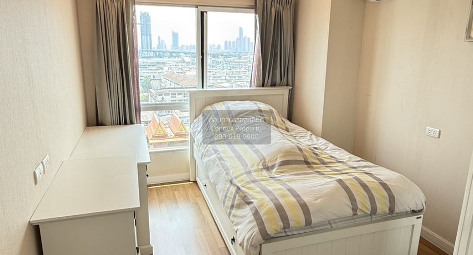 For rent 3 bedrooms condo in Yan Nawa, Bangkok