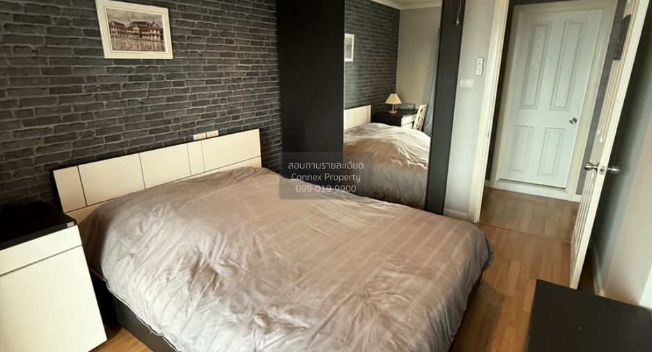 For rent 3 bedrooms condo in Yan Nawa, Bangkok