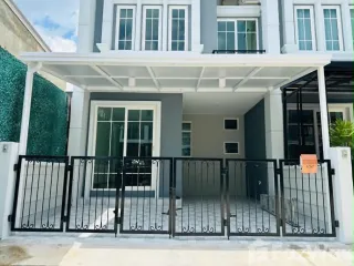 For rent 3 bedrooms townhouse in Mueang Chiang Mai, Chiang Mai