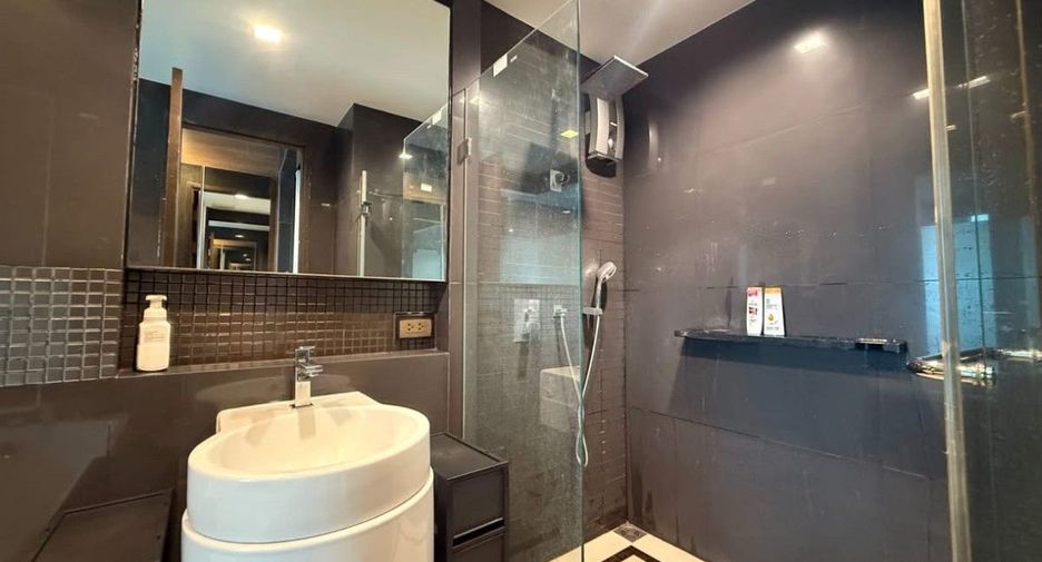 For rent 1 bed condo in Sathon, Bangkok