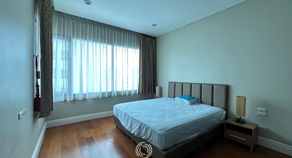 Condo en alquiler de 3 habitaciones en Khlong Toei, Bangkok