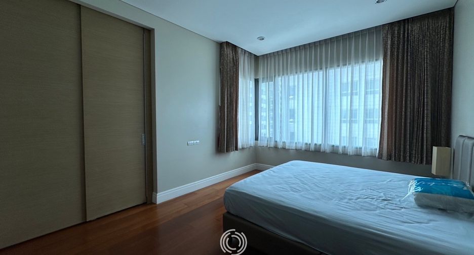 Condo en alquiler de 3 habitaciones en Khlong Toei, Bangkok