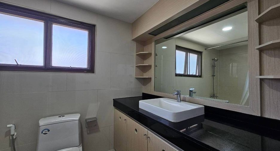 For rent 3 bedrooms condo in Watthana, Bangkok