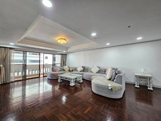 For rent 3 bedrooms condo in Watthana, Bangkok