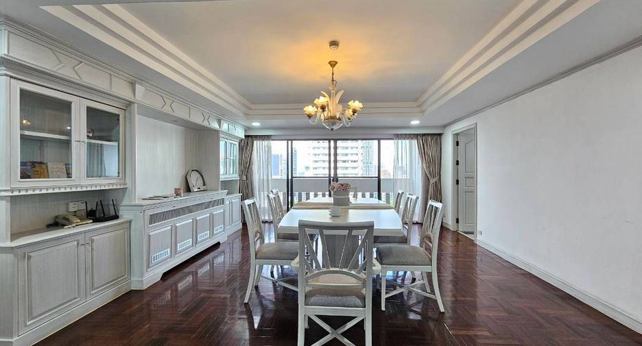 For rent 3 bedrooms condo in Watthana, Bangkok