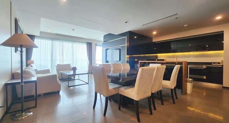 For rent 2 bedrooms condo in Sathon, Bangkok