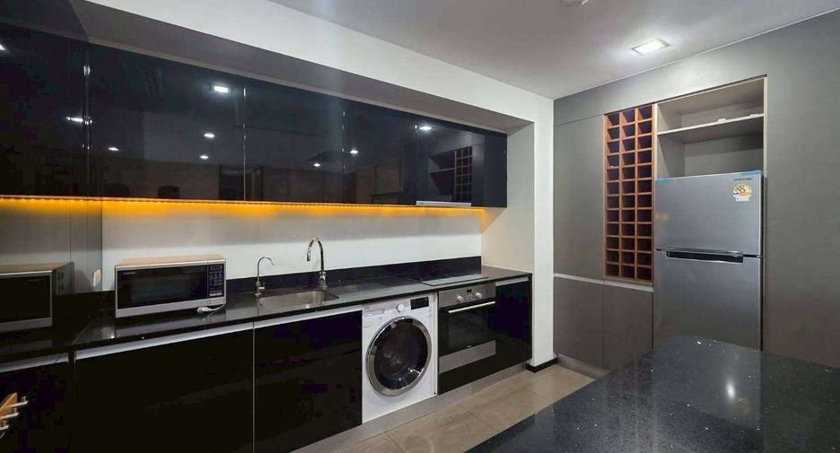 For rent 2 bedrooms condo in Sathon, Bangkok