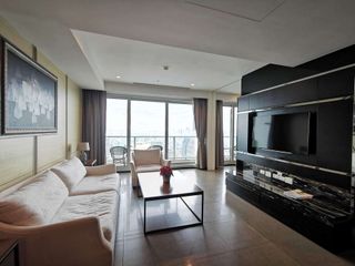 For rent 2 bedrooms condo in Sathon, Bangkok
