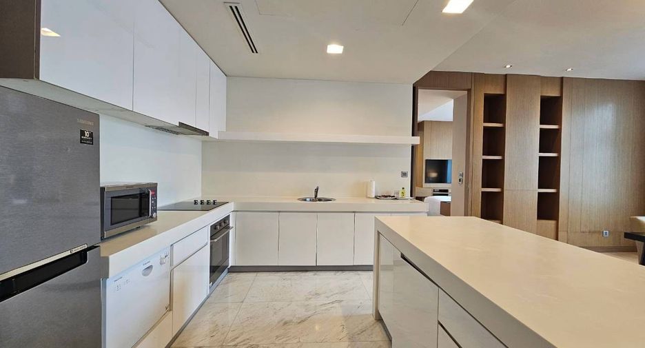 For rent 3 bedrooms condo in Khlong Toei, Bangkok