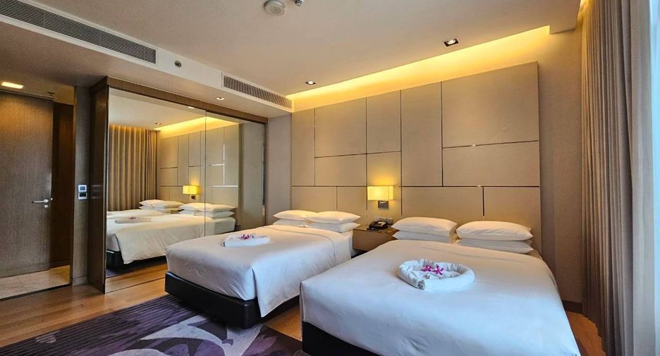 For rent 3 bedrooms condo in Khlong Toei, Bangkok