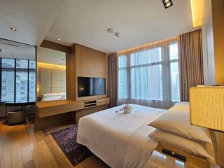 For rent 3 bedrooms condo in Khlong Toei, Bangkok