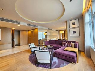 For rent 3 bedrooms condo in Khlong Toei, Bangkok