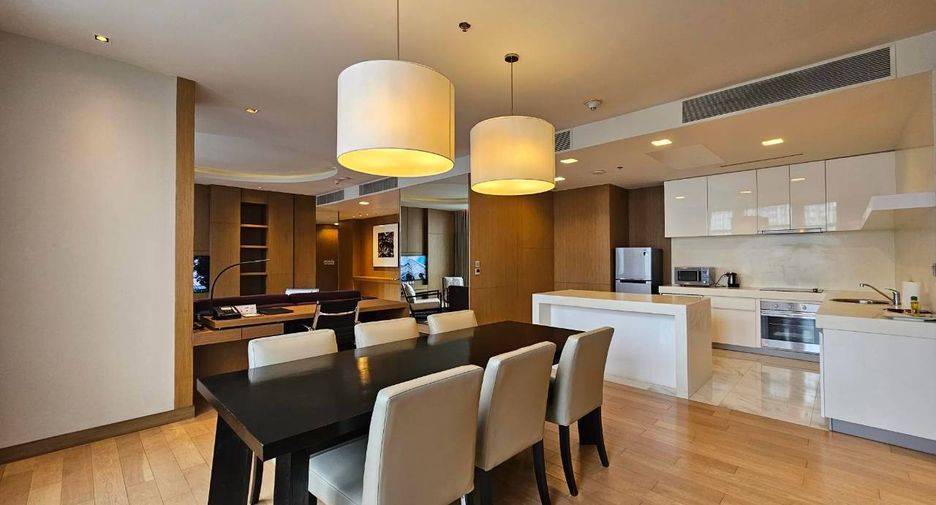 For rent 3 bedrooms condo in Khlong Toei, Bangkok