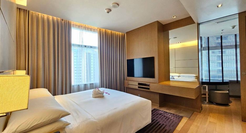 For rent 3 bedrooms condo in Khlong Toei, Bangkok