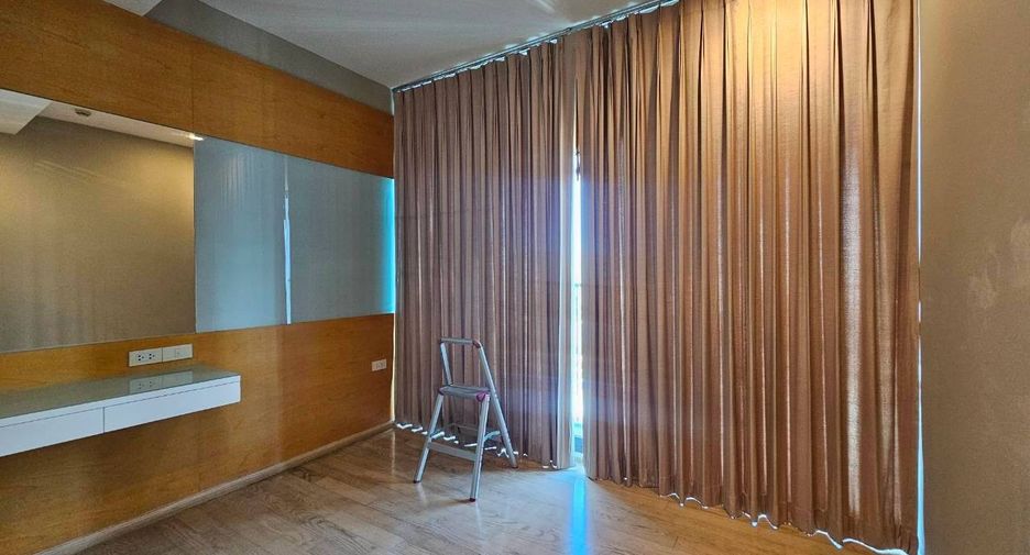 For rent and for sale 3 bedrooms condo in Khlong Toei, Bangkok