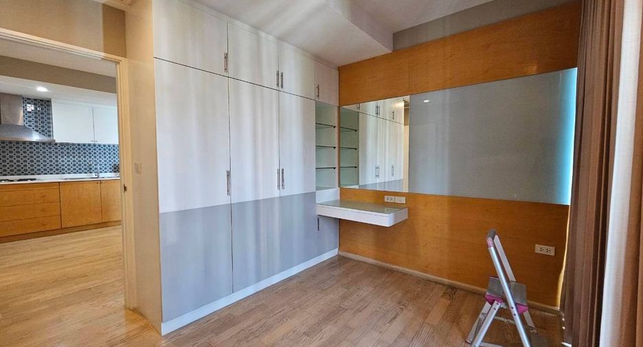 For rent and for sale 3 bedrooms condo in Khlong Toei, Bangkok