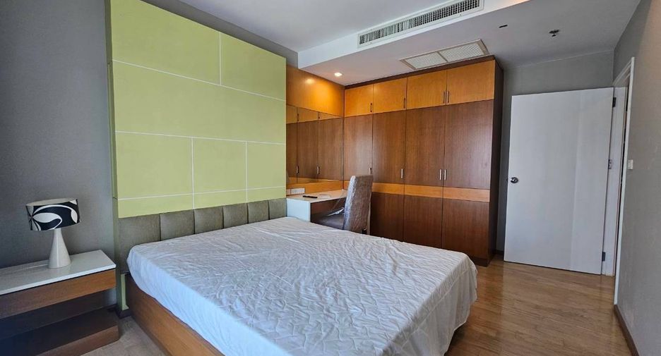 For rent and for sale 3 bedrooms condo in Khlong Toei, Bangkok