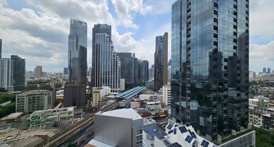 For rent 1 bed condo in Khlong Toei, Bangkok