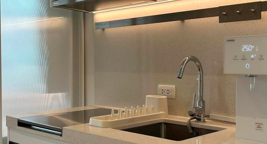 For rent studio condo in Watthana, Bangkok